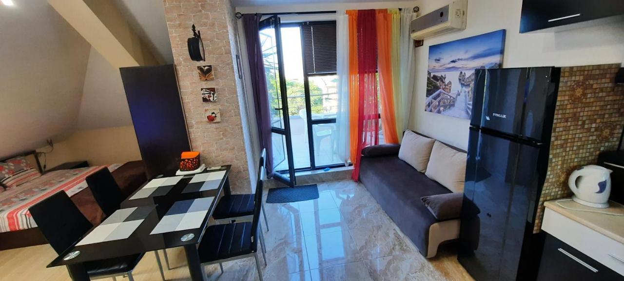 Студио Изгрев Burgas Esterno foto
