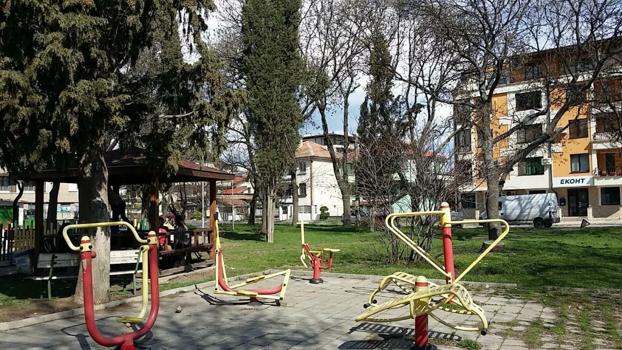Студио Изгрев Burgas Esterno foto